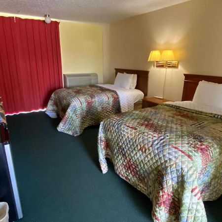 Lake Country Inn Riverside Esterno foto
