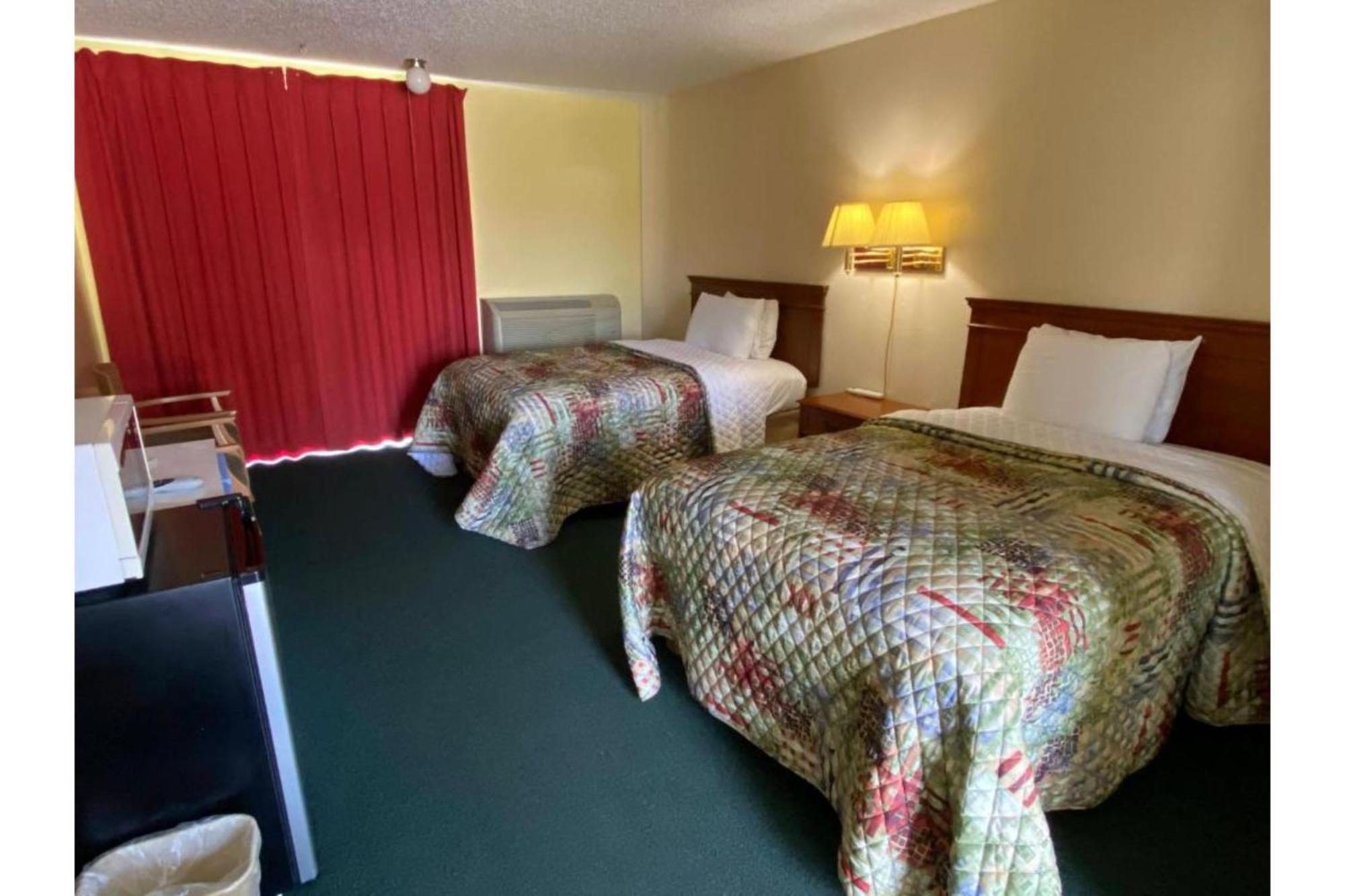 Lake Country Inn Riverside Esterno foto