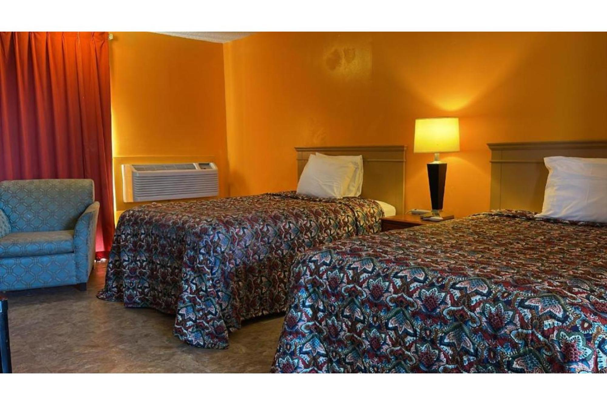 Lake Country Inn Riverside Esterno foto