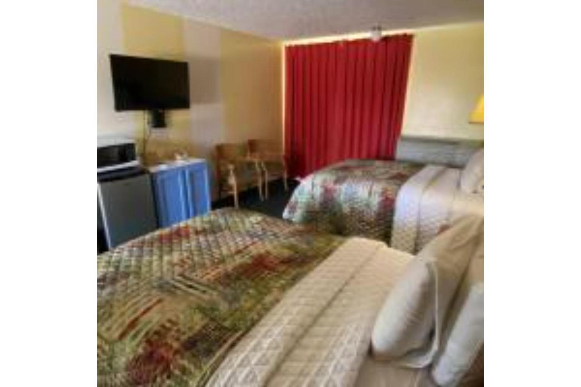 Lake Country Inn Riverside Esterno foto