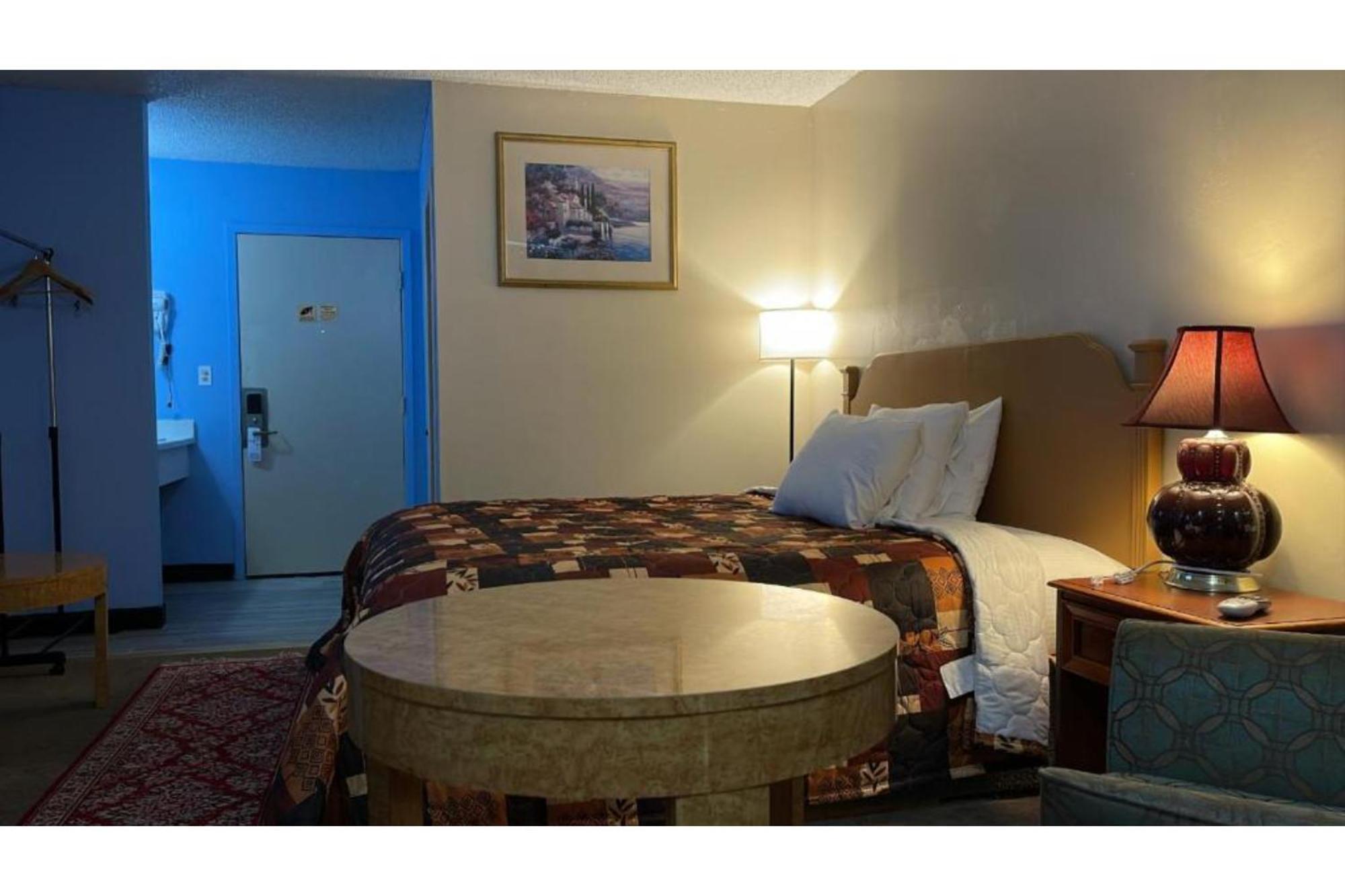 Lake Country Inn Riverside Esterno foto