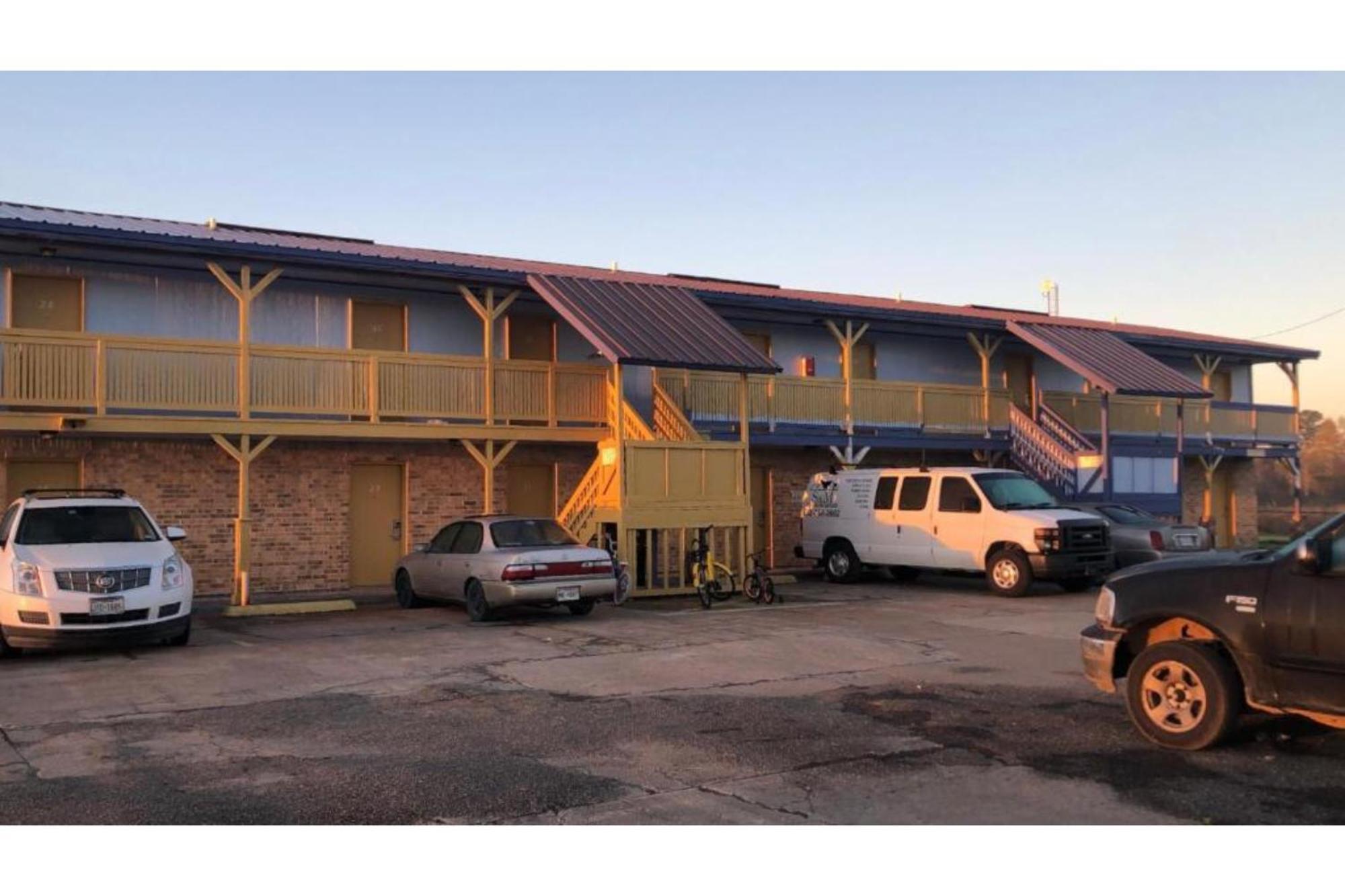 Lake Country Inn Riverside Esterno foto